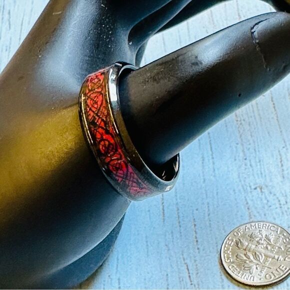 Black Red Scroll Ring - Picture 1 of 2